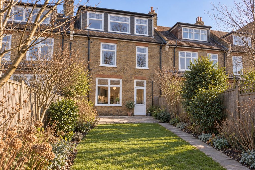 Rear garden, the garden looking back toward the house - 4-bedroom terraced house in Brixton