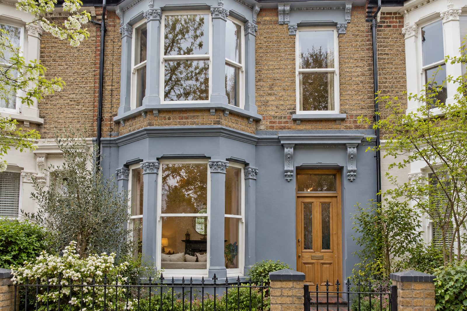 Front exterior, eye-level view of the front elevation - 3-bedroom terraced house in Earlsfield