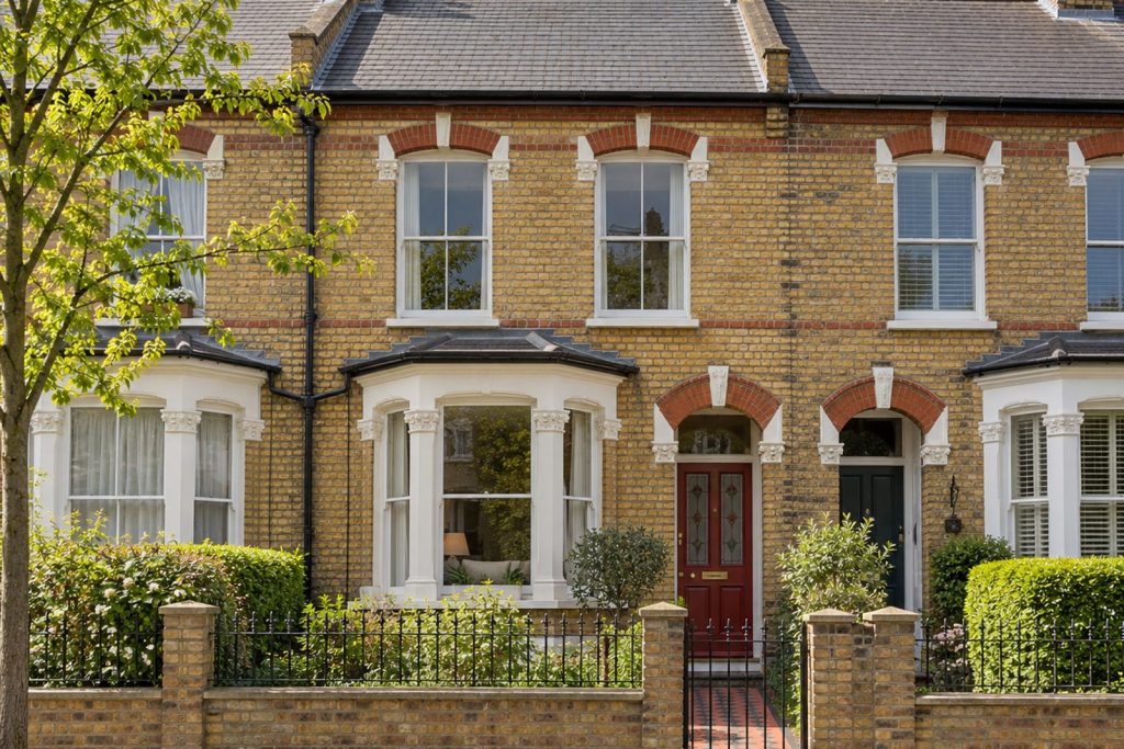 Front exterior, eye-level view of the front elevation - 4-bedroom terraced house in Tooting