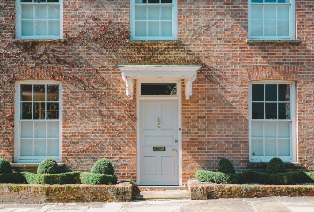 A detached house seen from the front