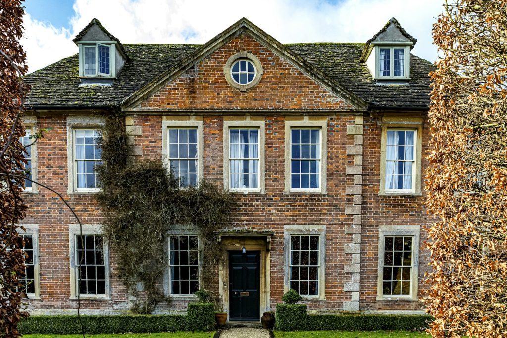 A detached house seen from the front