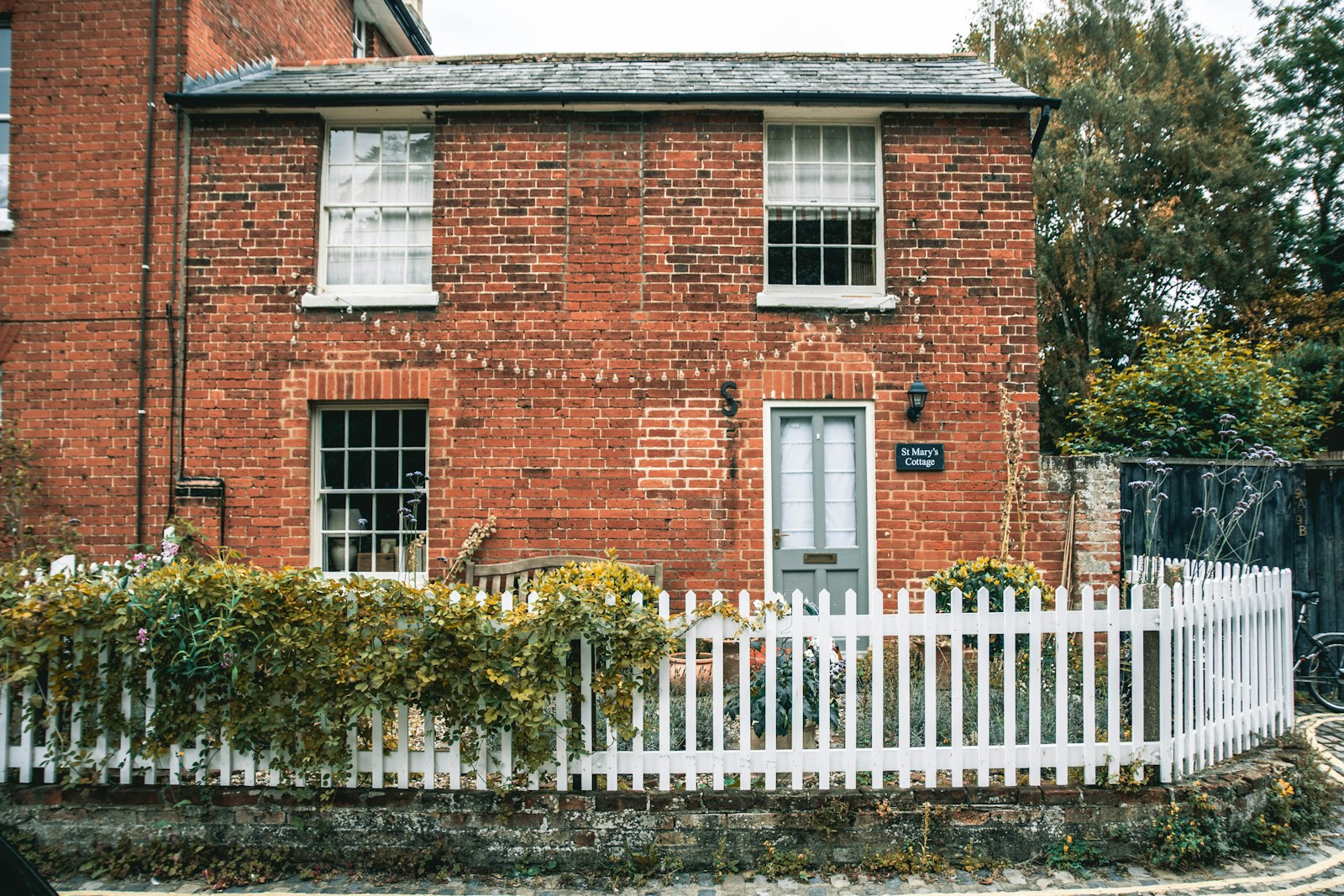 A detached house seen from the front