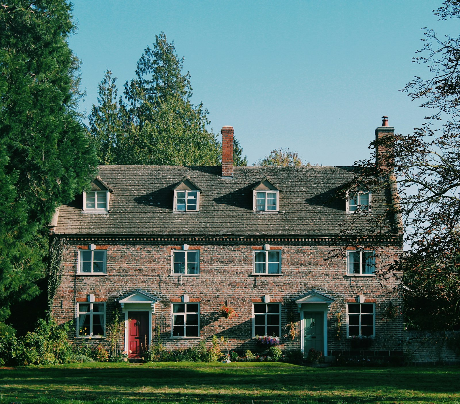 A detached house seen from the front